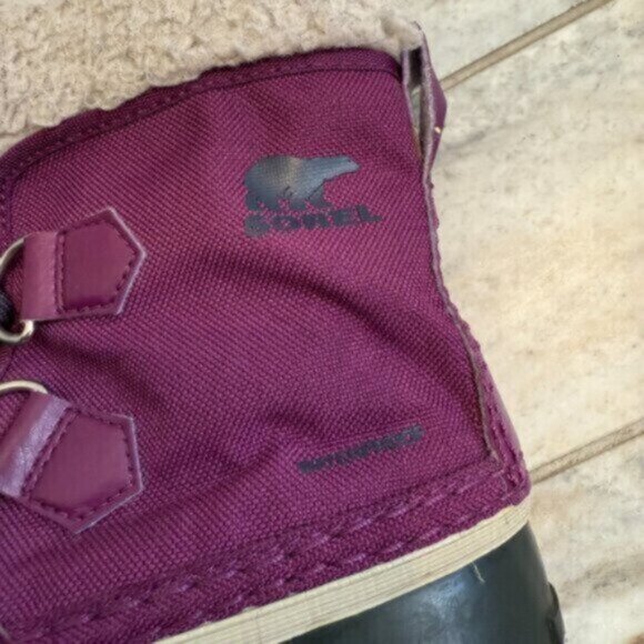 Sorel girls size 12 plum/black Waterproof snow boots - Picture 6 of 8